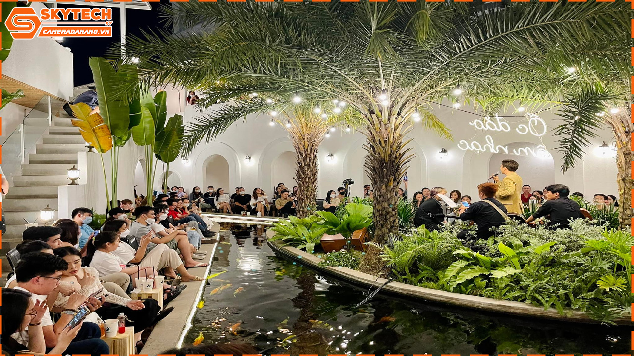 camera-yoosee-ngoai-troi-2-mat-6-0mp-ong-kinh-sieu-zoom-xoay-360-2