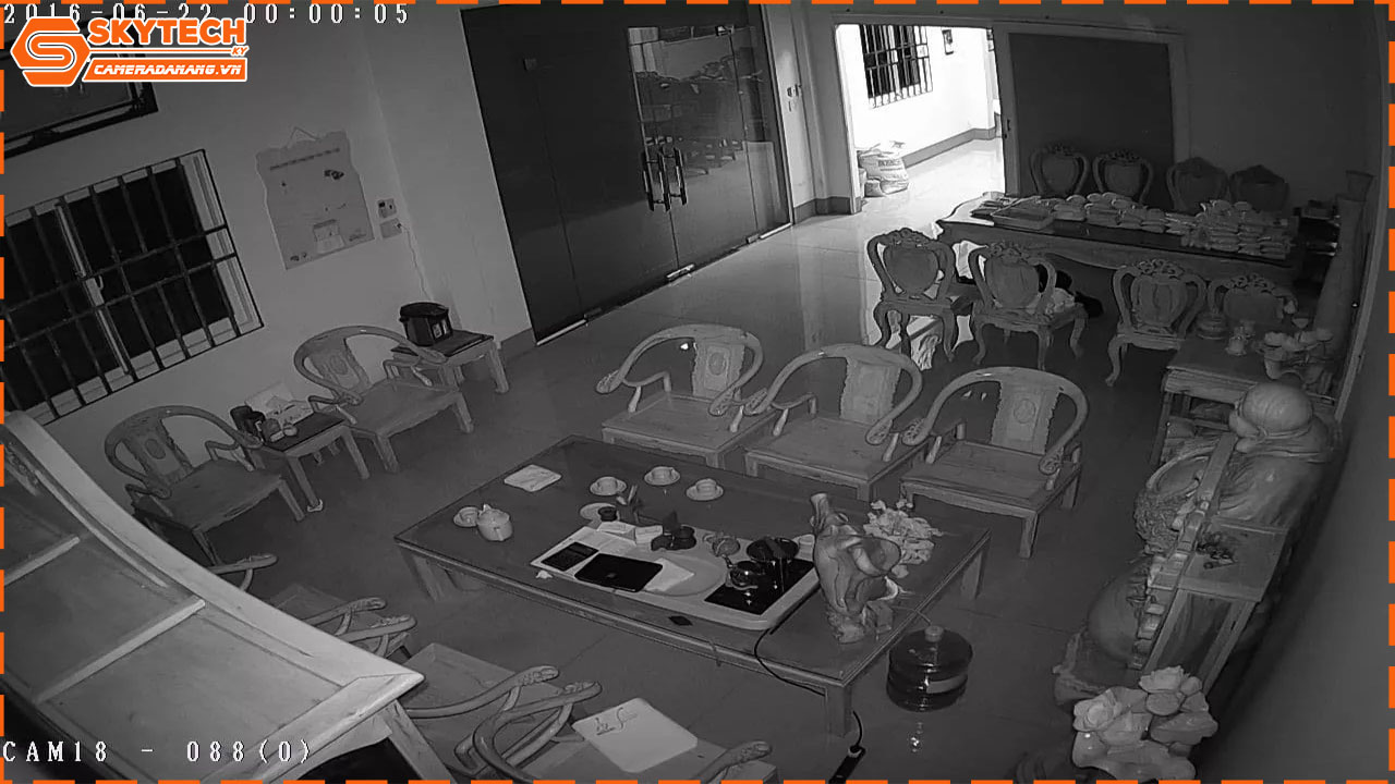 camera-wifi-j-tech-xoay-uhd6612b-wifi-2mp-h-265-2