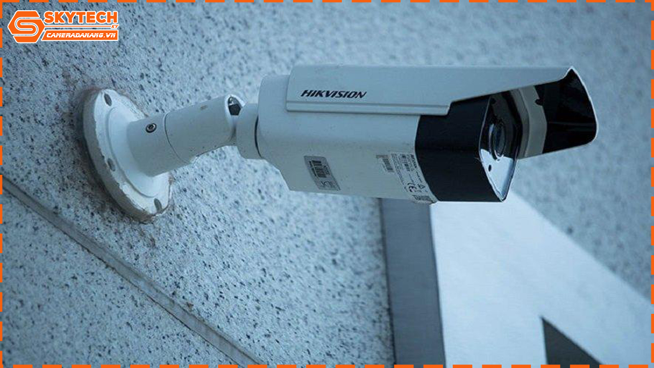 combo-tron-bo-2-camera-hikvision-ip-2-0mp-thu-tieng-co-mau_3
