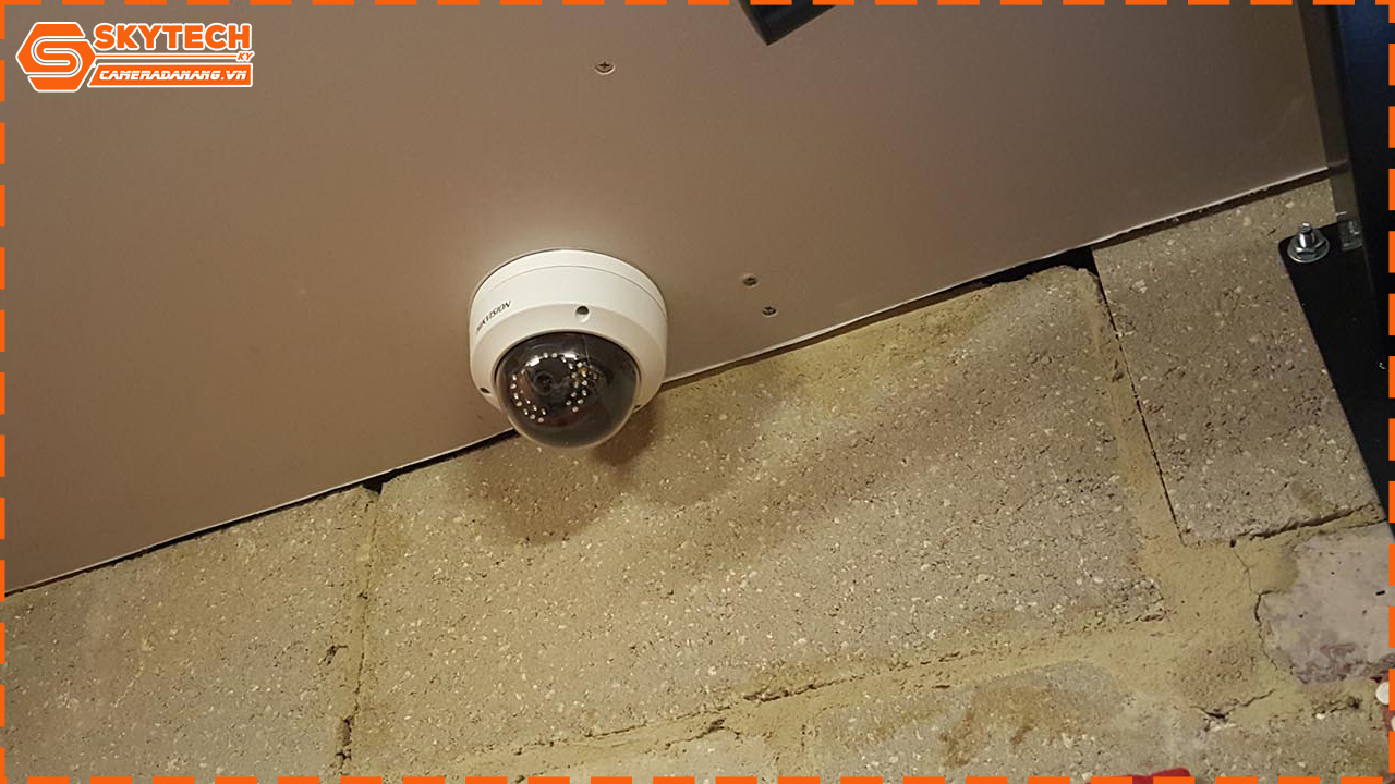 combo-tron-bo-4-camera-hikvision-ip-2-0mp-thu-tieng-co-mau_3