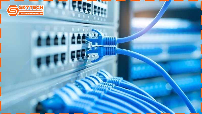 thi-cong-mang-lan-trong-gio-lam-viec-co-duoc-khong